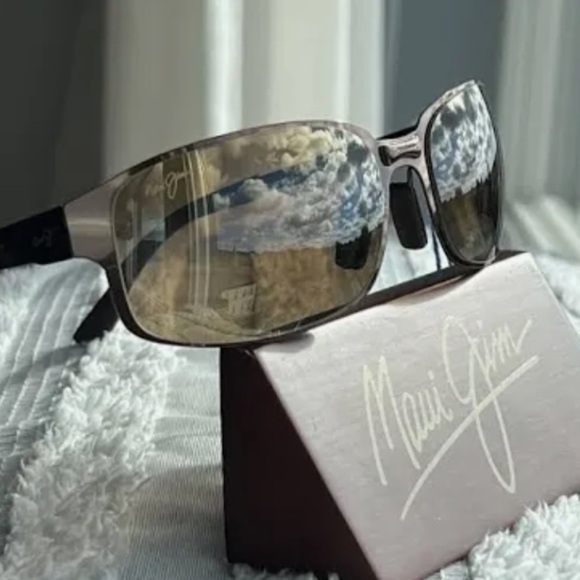 Maui Jim Topsail MJ 505 19 pre-owned in pristine condition! - Picture 1 of 6